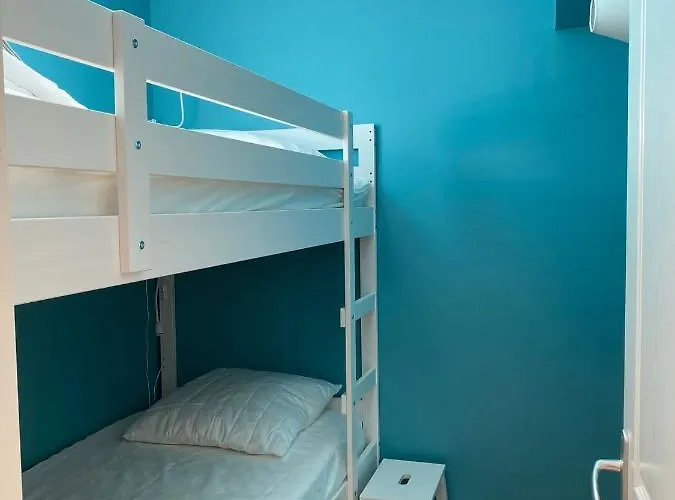 Aux Bains Des Mots בית נופש *