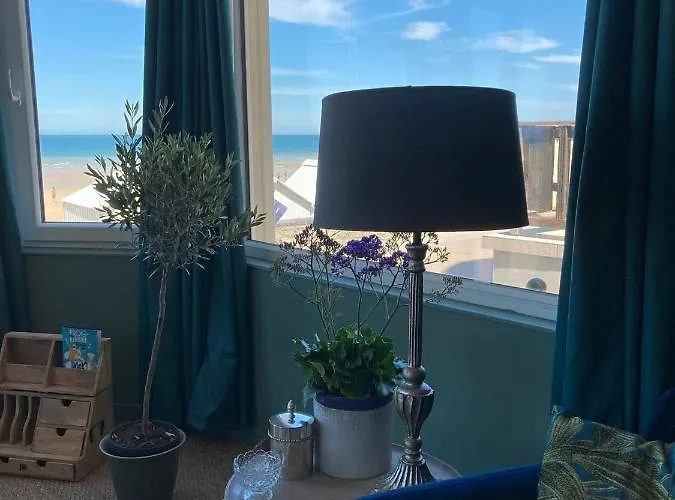 Aux Bains Des Mots סנט-אובן-סור-מר